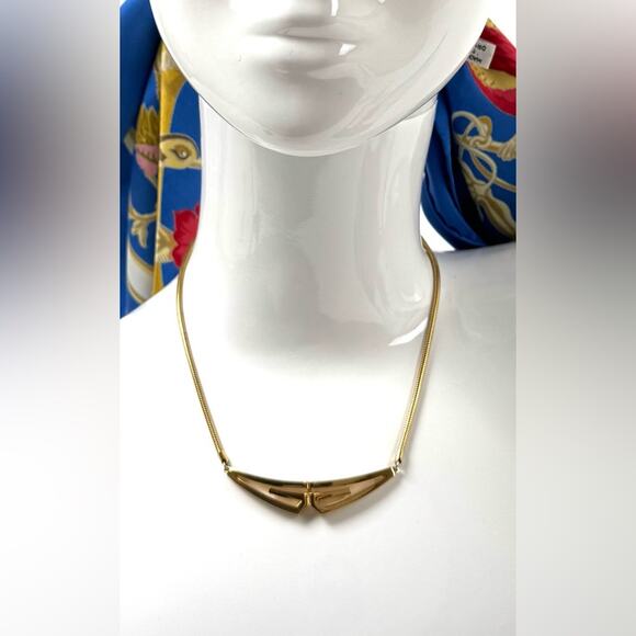 Givenchy Vintage Gold toned statement piece..large Opposing G’s design..classic - Picture 1 of 8